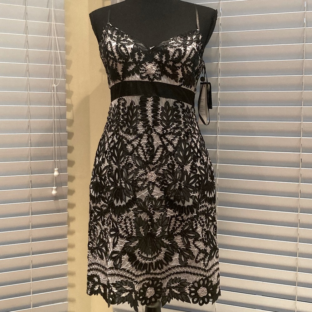 sue Wong Black with Platinum Lace Cocktail Dress SIZE 4